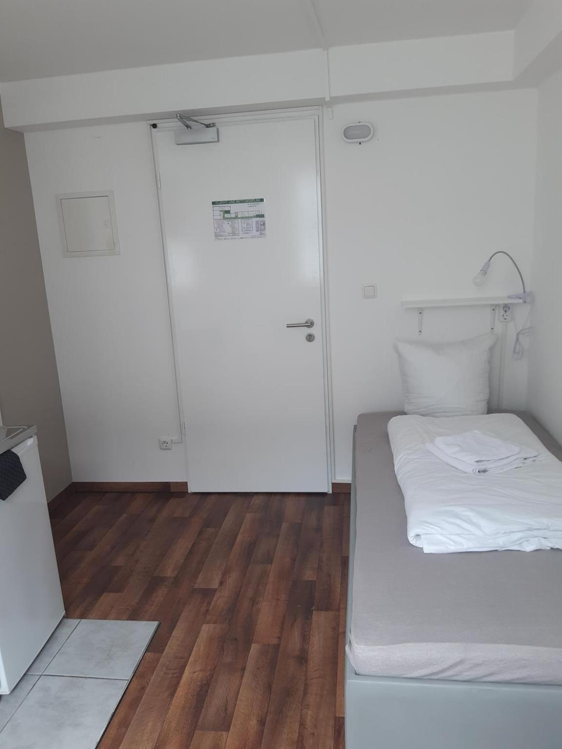 Apartment Budget Station Apartmenthostel Sen 14