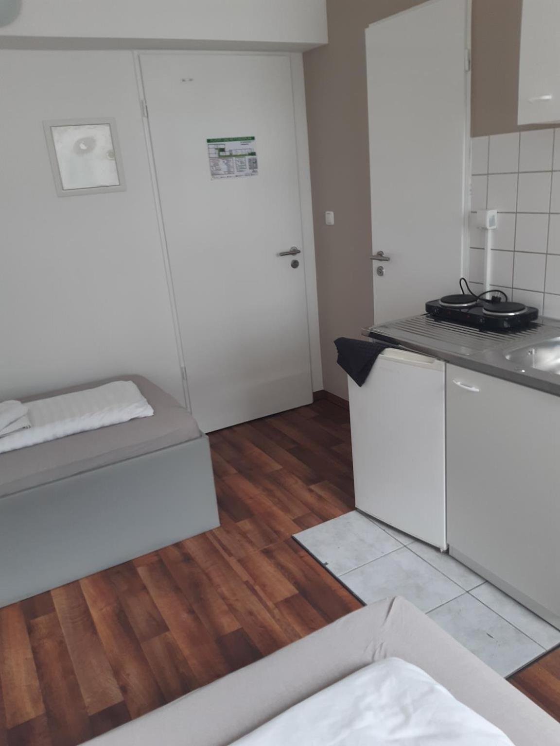 Apartment Budget Station Apartmenthostel Sen 14 *